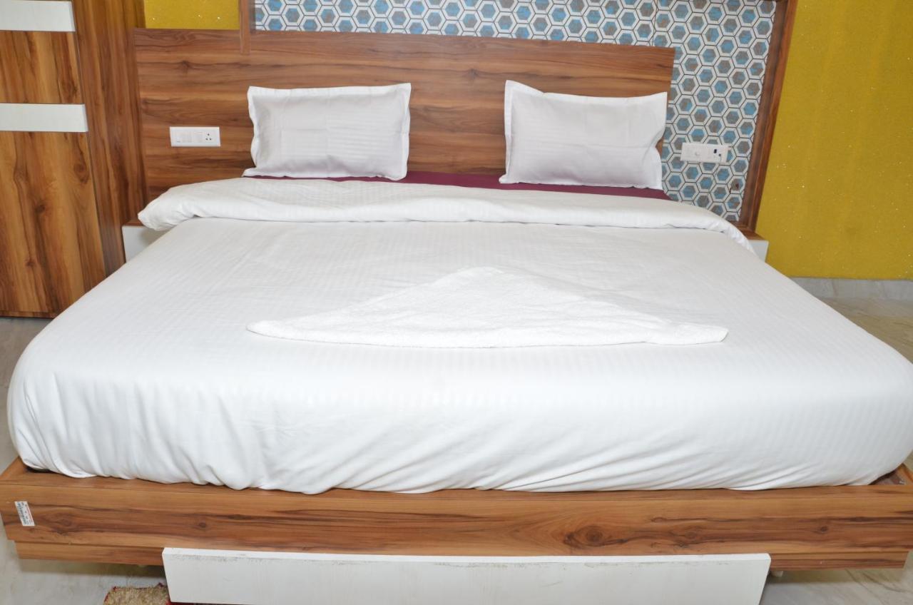 Hotel Blue Bell Raiwala Luaran gambar
